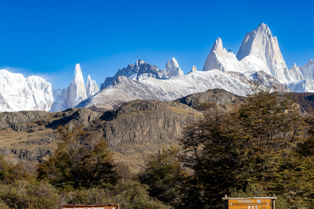 Breathtaking landscape of Mount Fitz Roy in El Chalten, Argentina, perfect for nature lovers.
